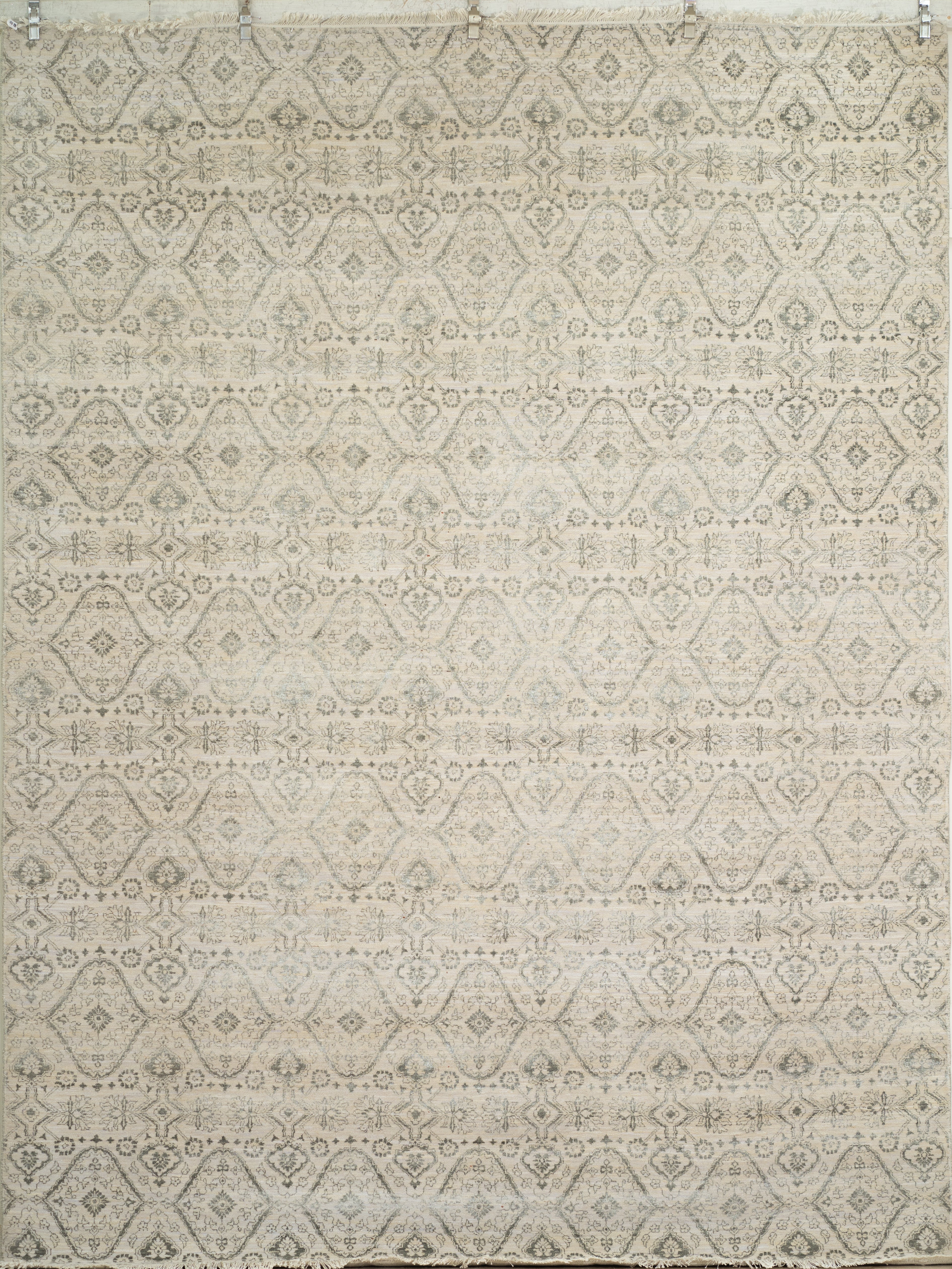 Handknotted Modern Carpet DIA- 810 HALI